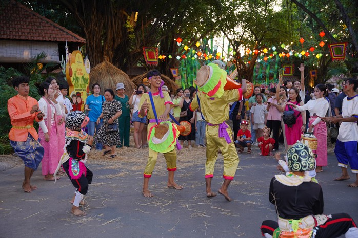 Hơn 70.000 khách tham gia Lễ hội Văn hóa Ẩm thực, Món ngon Saigontourist Group 2025- Ảnh 4. Hơn 70.000 khách tham gia Lễ hội Văn hóa Ẩm thực, Món ngon Saigontourist Group 2025- Ảnh 4.
