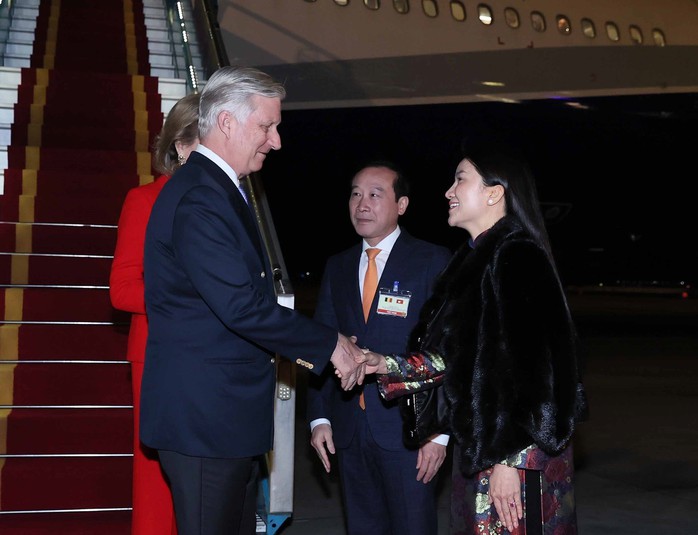 Nhà Vua và Hoàng hậu Bỉ đến Hà Nội, bắt đầu thăm Việt Nam- Ảnh 1. Nhà Vua và Hoàng hậu Bỉ đến Hà Nội, bắt đầu thăm Việt Nam- Ảnh 1.