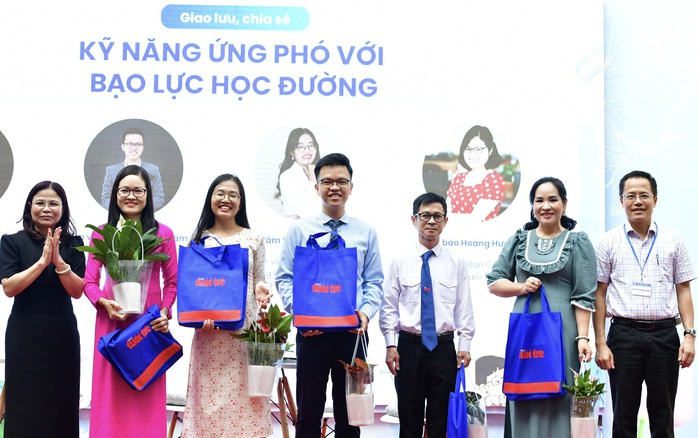 Bạo lực học đường xuất hiện với nhiều tình huống đa dạng- Ảnh 1. Bạo lực học đường xuất hiện với nhiều tình huống đa dạng- Ảnh 1.