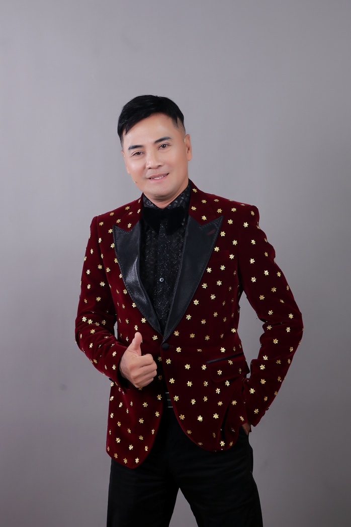 Chế Thanh tiết lộ "đổi đời" chỉ với một bài hát- Ảnh 5. Chế Thanh tiết lộ "đổi đời" chỉ với một bài hát- Ảnh 5.