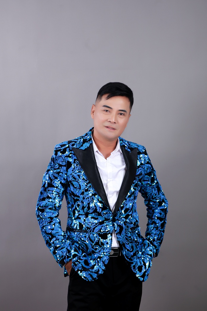 Chế Thanh tiết lộ "đổi đời" chỉ với một bài hát- Ảnh 3. Chế Thanh tiết lộ "đổi đời" chỉ với một bài hát- Ảnh 3.