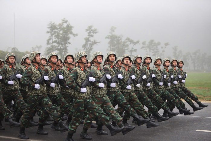 VIDEO: Hợp luyện diễu binh kỷ niệm 50 năm Ngày giải phóng miền Nam, thống nhất đất nước- Ảnh 8. VIDEO: Hợp luyện diễu binh kỷ niệm 50 năm Ngày giải phóng miền Nam, thống nhất đất nước- Ảnh 8.