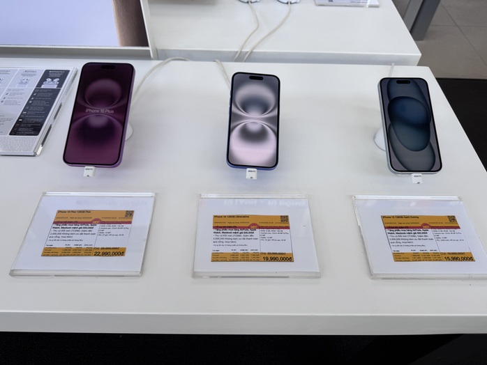 Apple Việt Nam đồng loạt giảm giá các mẫu iPhone chính hãng- Ảnh 1. Apple Việt Nam đồng loạt giảm giá các mẫu iPhone chính hãng- Ảnh 1.