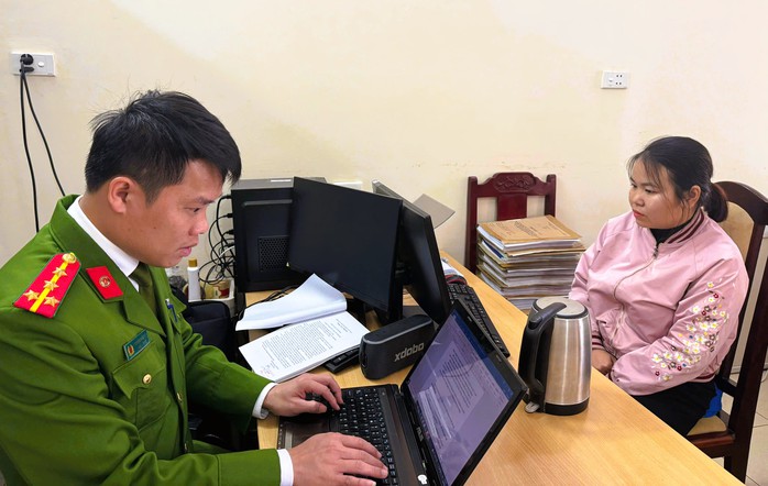Người phụ nữ mang gần 50 xe ô tô thuê tự lái đi bán, cầm cố- Ảnh 1. Người phụ nữ mang gần 50 xe ô tô thuê tự lái đi bán, cầm cố- Ảnh 1.