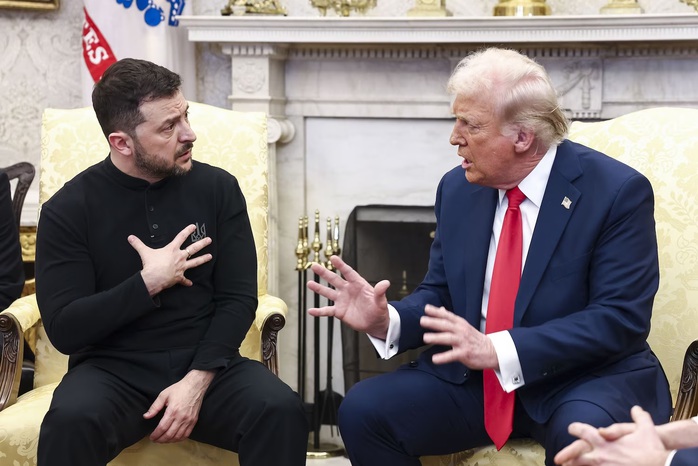 Tổng thống Ukraine Volodymyr Zelensky trao đổi với Tổng thống Mỹ Donald Trump tại Nhà Trắng ngày 28-2. Ảnh: POOL/EPA Tổng thống Ukraine Volodymyr Zelensky trao đổi với Tổng thống Mỹ Donald Trump tại Nhà Trắng ngày 28-2. Ảnh: POOL/EPA
