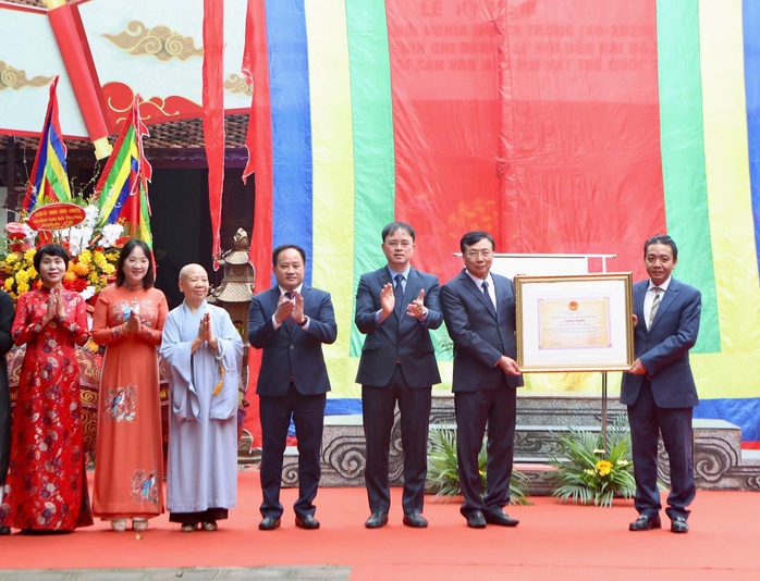 Lễ hội đền Hai Bà Trưng trở thành Di sản Văn hóa phi vật thể quốc gia- Ảnh 1. Lễ hội đền Hai Bà Trưng trở thành Di sản Văn hóa phi vật thể quốc gia- Ảnh 1.