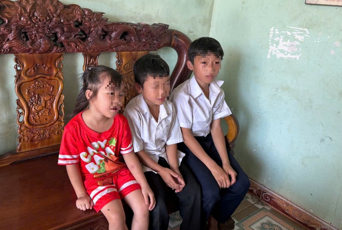 3 cháu nhỏ đạp xe gần 50km vì nhớ cha: Thiếu thốn tình cảm của cha mẹ!- Ảnh 3. 3 cháu nhỏ đạp xe gần 50km vì nhớ cha: Thiếu thốn tình cảm của cha mẹ!- Ảnh 3.