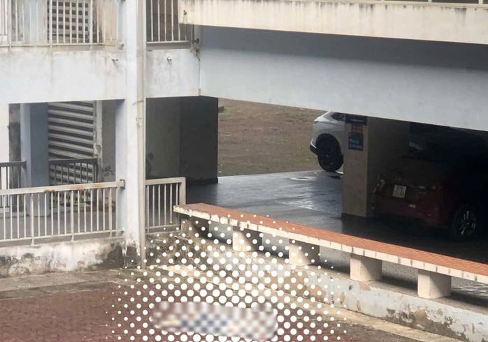 Người đàn ông rơi từ tầng 7 bệnh viện xuống đất tử vong- Ảnh 1. Người đàn ông rơi từ tầng 7 bệnh viện xuống đất tử vong- Ảnh 1.