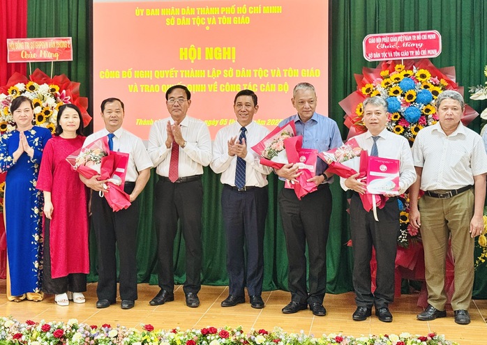 TP HCM: Công bố nhân sự lãnh đạo Sở Dân tộc và Tôn giáo- Ảnh 1. TP HCM: Công bố nhân sự lãnh đạo Sở Dân tộc và Tôn giáo- Ảnh 1.