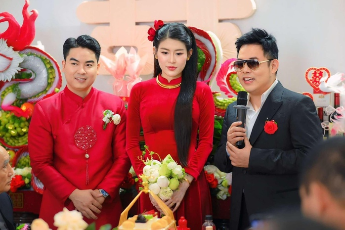 Quang Lê tặng cho người quản lý nửa tỉ đồng làm của hồi môn- Ảnh 4. Quang Lê tặng cho người quản lý nửa tỉ đồng làm của hồi môn- Ảnh 4.