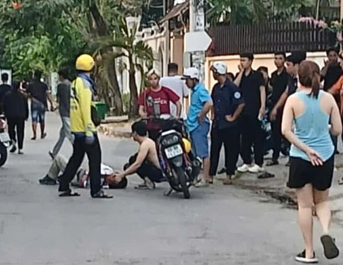 Ghen tuông, người đàn ông chạy xe máy 300 km để đâm người- Ảnh 2. Ghen tuông, người đàn ông chạy xe máy 300 km để đâm người- Ảnh 2.
