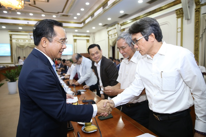 Chủ tịch UBND TP HCM Nguyễn Văn Được và đại diện các doanh nghiệp tại buổi làm việcẢnh: Hoàng Triều Chủ tịch UBND TP HCM Nguyễn Văn Được và đại diện các doanh nghiệp tại buổi làm việcẢnh: Hoàng Triều