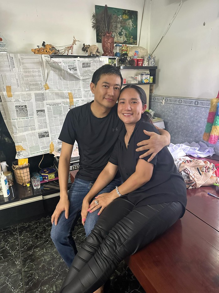 Các nghệ sĩ bàng hoàng, thương tiếc Quý Bình- Ảnh 2. Các nghệ sĩ bàng hoàng, thương tiếc Quý Bình- Ảnh 2.