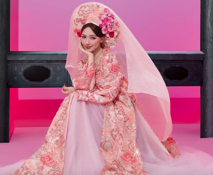 Thiết kế trang phục cho "Bắc Bling", Cao Minh Tiến nói Hòa Minzy "vô cùng khó tính"- Ảnh 1. Thiết kế trang phục cho "Bắc Bling", Cao Minh Tiến nói Hòa Minzy "vô cùng khó tính"- Ảnh 1.