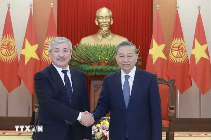 Tổng Bí thư: Việt Nam - Kyrgyzstan phát huy vai trò kết nối khu vực Trung Á và ASEAN- Ảnh 1. Tổng Bí thư: Việt Nam - Kyrgyzstan phát huy vai trò kết nối khu vực Trung Á và ASEAN- Ảnh 1.