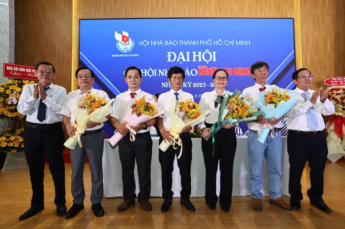 Chủ tịch Hội Nhà báo TP HCM đánh giá cao Đại hội Chi hội Nhà báo Báo Người Lao Động- Ảnh 9. Chủ tịch Hội Nhà báo TP HCM đánh giá cao Đại hội Chi hội Nhà báo Báo Người Lao Động- Ảnh 9.