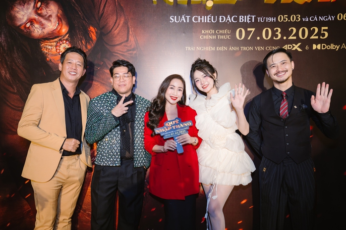 Loạt sao Việt tề tựu chúc mừng Khả Như, Quang Tuấn- Ảnh 10. Loạt sao Việt tề tựu chúc mừng Khả Như, Quang Tuấn- Ảnh 10.