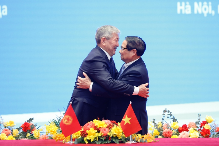 Ký nhiều văn kiện hợp tác Việt Nam - Kyrgyzstan- Ảnh 8. Ký nhiều văn kiện hợp tác Việt Nam - Kyrgyzstan- Ảnh 8.