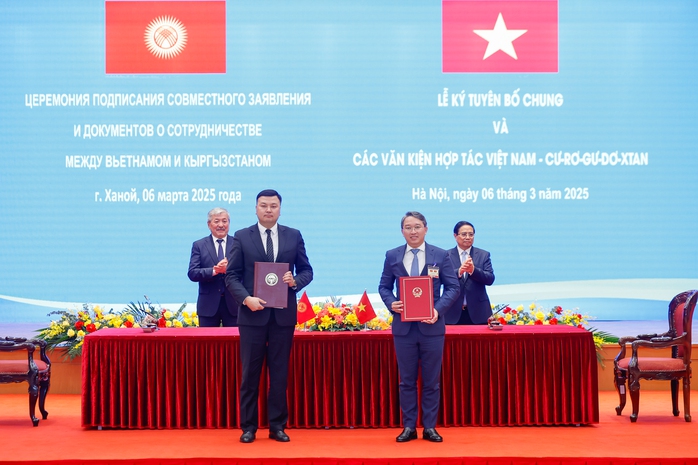Ký nhiều văn kiện hợp tác Việt Nam - Kyrgyzstan- Ảnh 10. Ký nhiều văn kiện hợp tác Việt Nam - Kyrgyzstan- Ảnh 10.