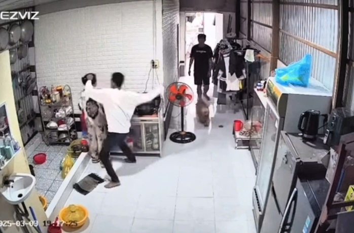 Vụ clip vợ bị chồng đánh gục khi đang nấu ăn: Hé lộ cuộc làm việc với công an- Ảnh 1. Vụ clip vợ bị chồng đánh gục khi đang nấu ăn: Hé lộ cuộc làm việc với công an- Ảnh 1.