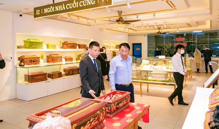 Vụ đài hóa thân bị tố "chặt chém": Yêu cầu công khai số điện thoại đường dây nóng- Ảnh 1. Vụ đài hóa thân bị tố "chặt chém": Yêu cầu công khai số điện thoại đường dây nóng- Ảnh 1.