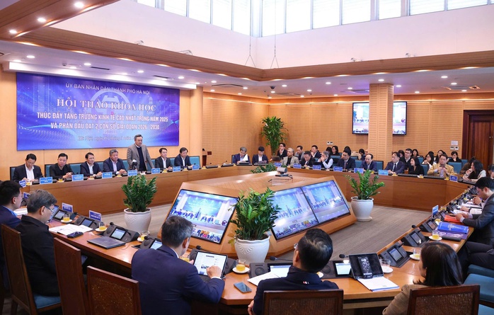 Chủ tịch Hà Nội Trần Sỹ Thanh: Quyết tâm đạt mục tiêu tăng trưởng 8% trong năm 2025- Ảnh 2. Chủ tịch Hà Nội Trần Sỹ Thanh: Quyết tâm đạt mục tiêu tăng trưởng 8% trong năm 2025- Ảnh 2.