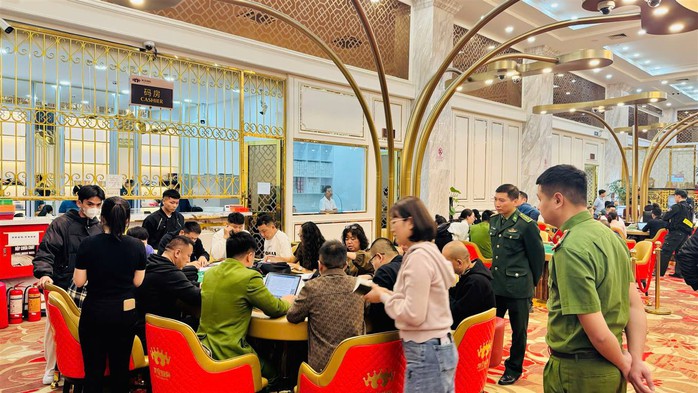 69 người Trung Quốc tham gia đường dây đánh bạc 720 tỉ đồng- Ảnh 3. 69 người Trung Quốc tham gia đường dây đánh bạc 720 tỉ đồng- Ảnh 3.