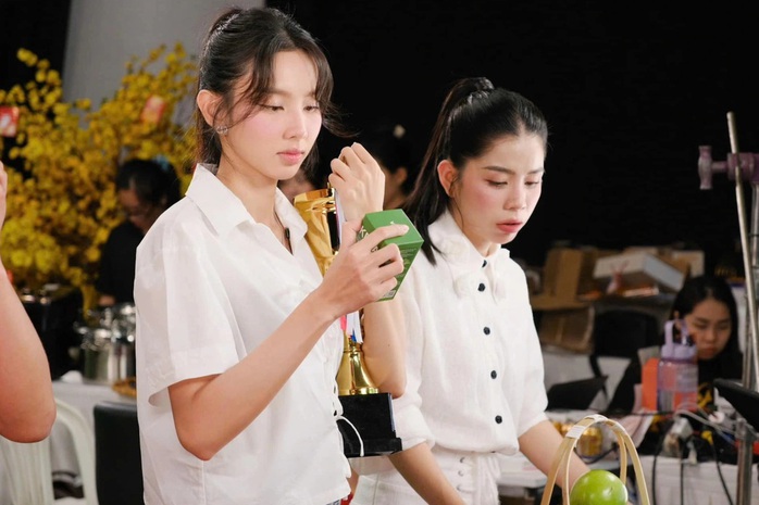 Hoa hậu Thùy Tiên không phải cổ đông của CER GROUP
- Ảnh 1. Hoa hậu Thùy Tiên không phải cổ đông của CER GROUP
- Ảnh 1.
