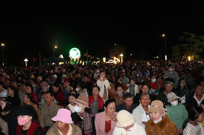 Hàng ngàn người dự lễ kỷ niệm 20 năm thành lập huyện Phú Ninh- Ảnh 1. Hàng ngàn người dự lễ kỷ niệm 20 năm thành lập huyện Phú Ninh- Ảnh 1.