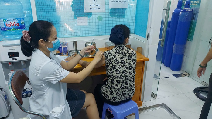 TP HCM sẽ kiểm tra các cơ sở y tế sử dụng vắc-xin và sinh phẩm- Ảnh 1. TP HCM sẽ kiểm tra các cơ sở y tế sử dụng vắc-xin và sinh phẩm- Ảnh 1.