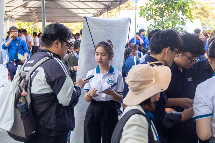 TP HCM tích cực cải thiện thị trường lao động- Ảnh 4. TP HCM tích cực cải thiện thị trường lao động- Ảnh 4.