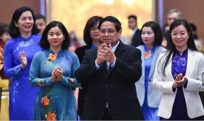 Thủ tướng gặp mặt các nữ Anh hùng, nhà khoa học nữ- Ảnh 1. Thủ tướng gặp mặt các nữ Anh hùng, nhà khoa học nữ- Ảnh 1.