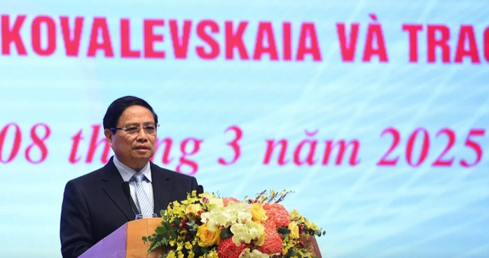 Thủ tướng gặp mặt các nữ Anh hùng, nhà khoa học nữ- Ảnh 3. Thủ tướng gặp mặt các nữ Anh hùng, nhà khoa học nữ- Ảnh 3.