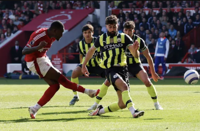 Thua sốc Nottingham Forest, Man City vỡ mộng Top 3- Ảnh 3. Thua sốc Nottingham Forest, Man City vỡ mộng Top 3- Ảnh 3.