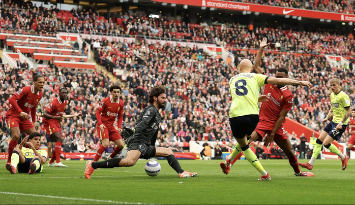 Ngược dòng hạ Southampton, Liverpool thăng hoa trên đỉnh bảng- Ảnh 2. Ngược dòng hạ Southampton, Liverpool thăng hoa trên đỉnh bảng- Ảnh 2.
