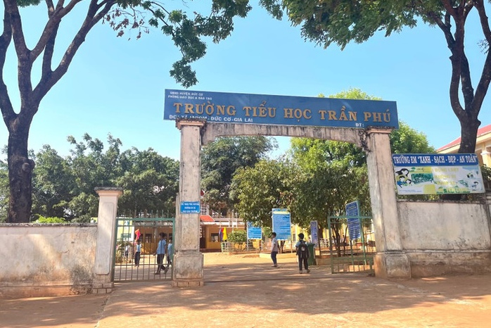Hiệu trưởng kỷ luật buộc thôi việc kế toán trái quy định- Ảnh 1. Hiệu trưởng kỷ luật buộc thôi việc kế toán trái quy định- Ảnh 1.