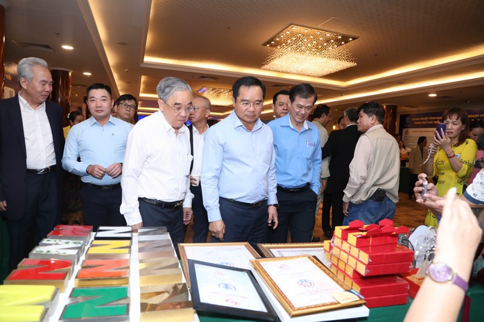 Chủ tịch UBND TP HCM ăn sáng, cà phê cùng doanh nhân ngày 8-3- Ảnh 5. Chủ tịch UBND tỷ lệ kèo nhà cái hôm nay ăn sáng, cà phê cùng doanh nhân ngày 8-3- Ảnh 5.