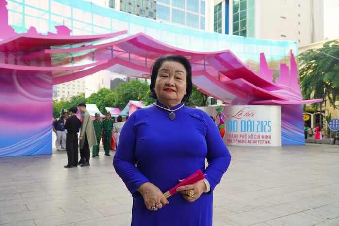 VIDEO: Bách Hoa bộ hành đổ bộ TP HCM dịp 8-3- Ảnh 20. VIDEO: Bách Hoa bộ hành đổ bộ TP HCM dịp 8-3- Ảnh 20.