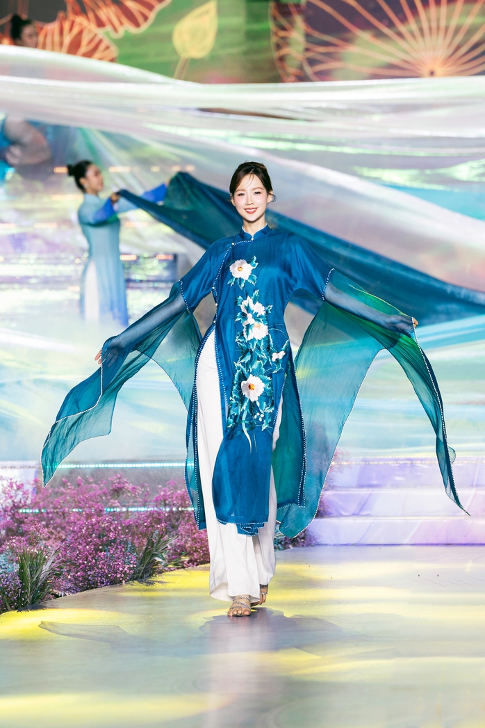 Hoa hậu Bảo Ngọc, Tiểu Vy, Thanh Thuỷ đọ sắc trong tà áo dài- Ảnh 6. Hoa hậu Bảo Ngọc, Tiểu Vy, Thanh Thuỷ đọ sắc trong tà áo dài- Ảnh 6.
