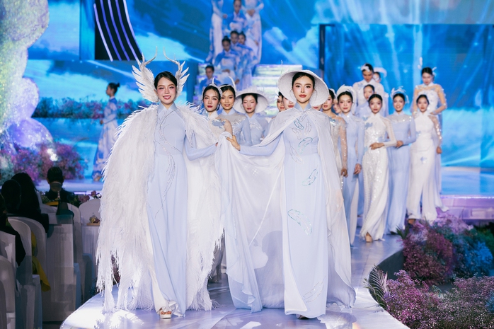 Hoa hậu Bảo Ngọc, Tiểu Vy, Thanh Thuỷ đọ sắc trong tà áo dài- Ảnh 4. Hoa hậu Bảo Ngọc, Tiểu Vy, Thanh Thuỷ đọ sắc trong tà áo dài- Ảnh 4.