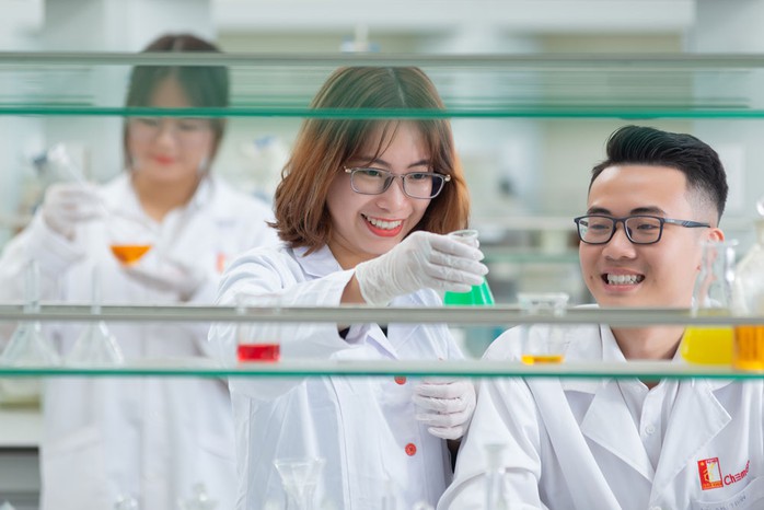 ĐH Bách khoa Hà Nội được định hướng là trường trọng điểm STEM. Trong ảnh: Sinh viên ĐH Bách khoa Hà Nội trong giờ thực hành thí nghiệm. Ảnh: KIM CHI ĐH Bách khoa Hà Nội được định hướng là trường trọng điểm STEM. Trong ảnh: Sinh viên ĐH Bách khoa Hà Nội trong giờ thực hành thí nghiệm. Ảnh: KIM CHI