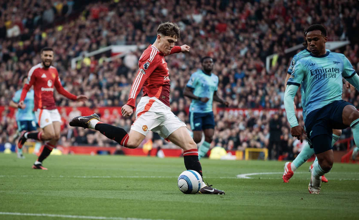 Bruno Fernandes lập siêu phẩm, Man United bị Arsenal níu chân ở đại chiến- Ảnh 1. Bruno Fernandes lập siêu phẩm, Man United bị Arsenal níu chân ở đại chiến- Ảnh 1.