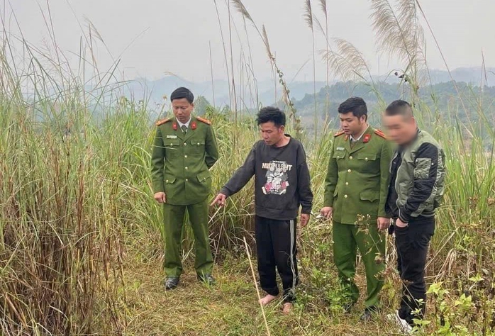 Bé gái 10 tuổi bị người đàn ông lạ mặt khống chế đưa vào bãi đất trống xâm hại- Ảnh 2. Bé gái 10 tuổi bị người đàn ông lạ mặt khống chế đưa vào bãi đất trống xâm hại- Ảnh 2.