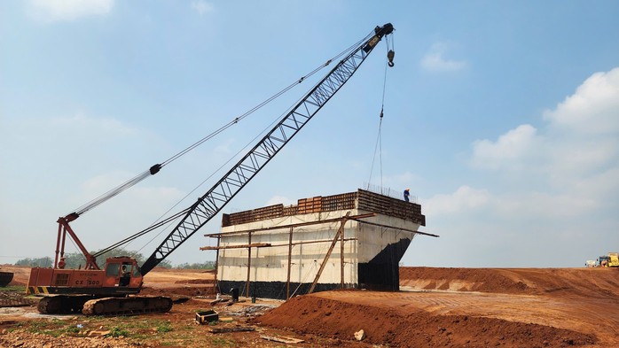 Một nhà thầu thi công cao tốc Khánh Hoà - Buôn Ma Thuột chậm tiến độ 25%- Ảnh 2. Một nhà thầu thi công cao tốc Khánh Hoà - Buôn Ma Thuột chậm tiến độ 25%- Ảnh 2.