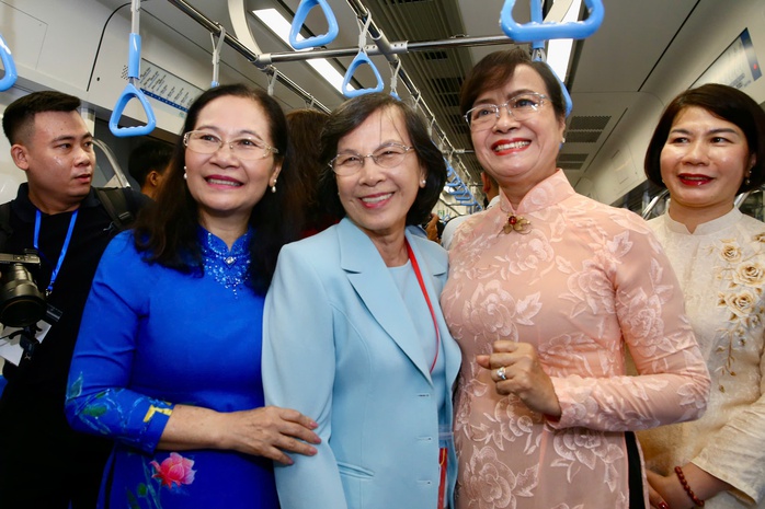 Khánh thành tuyến metro số 1: Bước ngoặt chuyển đổi mô hình giao thông đô thị của TP HCM- Ảnh 11. Khánh thành tuyến metro số 1: Bước ngoặt chuyển đổi mô hình giao thông đô thị của TP HCM- Ảnh 11.