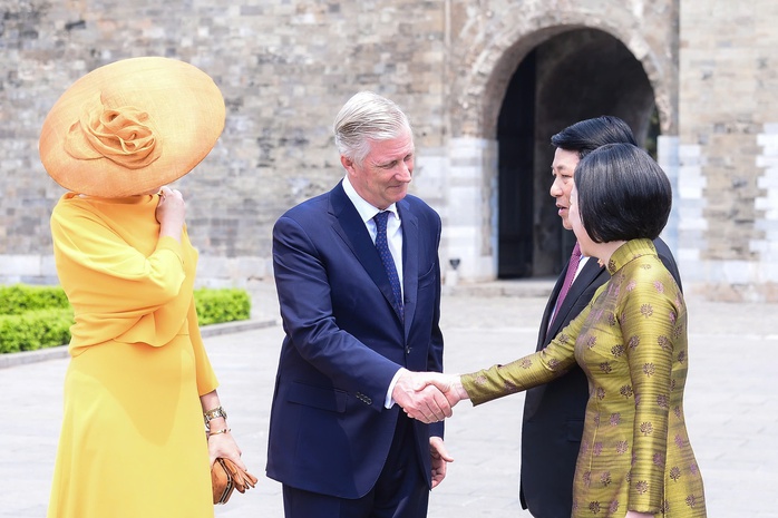 Chủ tịch nước Lương Cường và Nhà Vua Philippe tham quan Hoàng thành Thăng Long- Ảnh 3. Chủ tịch nước Lương Cường và Nhà Vua Philippe tham quan Hoàng thành Thăng Long- Ảnh 3.
