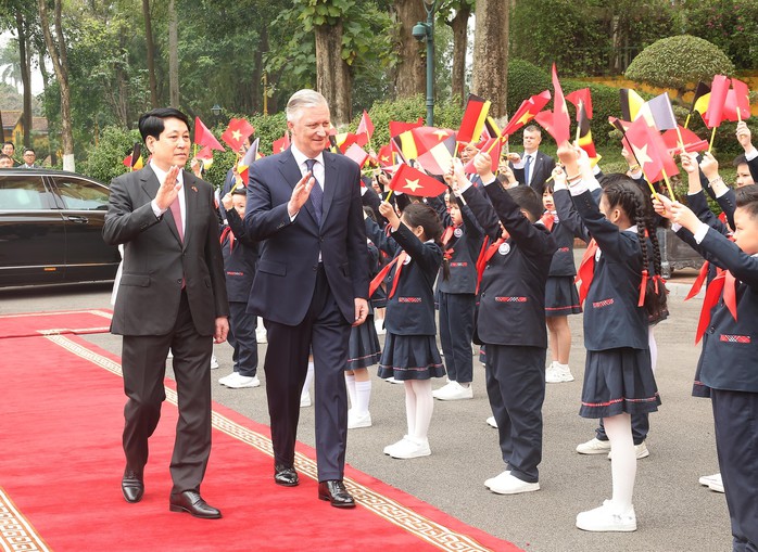 Chủ tịch nước Lương Cường và phu nhân chủ trì Lễ đón chính thức Nhà vua Vương quốc Bỉ Philippe và Hoàng hậu Mathilde thăm cấp Nhà nước đến Việt Nam Ảnh: TTXVN Chủ tịch nước Lương Cường và phu nhân chủ trì Lễ đón chính thức Nhà vua Vương quốc Bỉ Philippe và Hoàng hậu Mathilde thăm cấp Nhà nước đến Việt Nam Ảnh: TTXVN