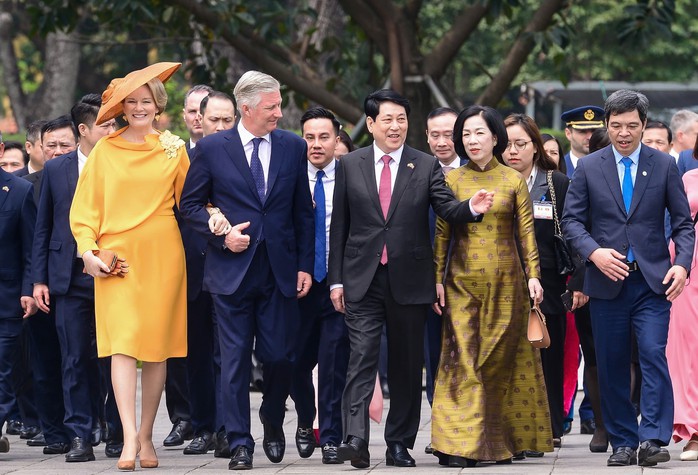 Chủ tịch nước Lương Cường và Nhà Vua Philippe tham quan Hoàng thành Thăng Long- Ảnh 5. Chủ tịch nước Lương Cường và Nhà Vua Philippe tham quan Hoàng thành Thăng Long- Ảnh 5.
