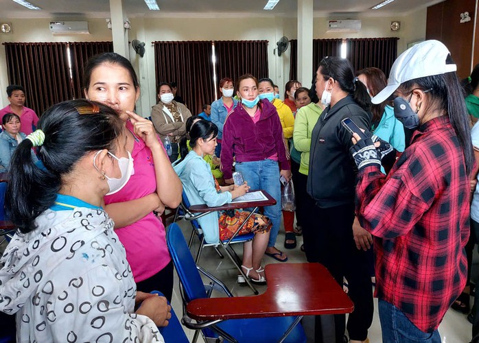 Hàng trăm lao động tại một doanh nghiệp ở quận Tân Phú, TP HCM không được hưởng trợ cấp thất nghiệp do bị nợ bảo hiểm thất nghiệp Hàng trăm lao động tại một doanh nghiệp ở quận Tân Phú, TP HCM không được hưởng trợ cấp thất nghiệp do bị nợ bảo hiểm thất nghiệp