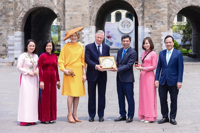 Chủ tịch nước Lương Cường và Nhà Vua Philippe tham quan Hoàng thành Thăng Long- Ảnh 11. Chủ tịch nước Lương Cường và Nhà Vua Philippe tham quan Hoàng thành Thăng Long- Ảnh 11.